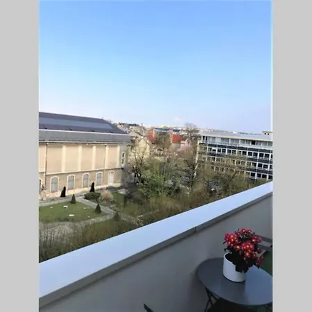Apartment Hypercentre Grand Balcon Vue Cathedrale Reims